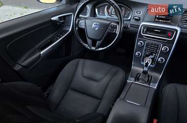 Седан Volvo S60 2015 в 