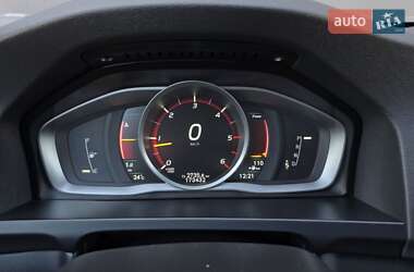 Седан Volvo S60 2015 в 