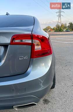 Седан Volvo S60 2016 в 