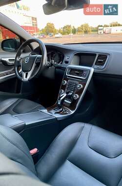 Седан Volvo S60 2016 в 