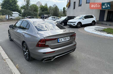 Седан Volvo S60 2020 в 