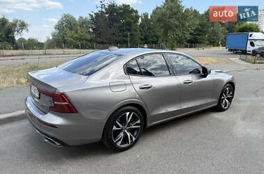 Седан Volvo S60 2020 в 
