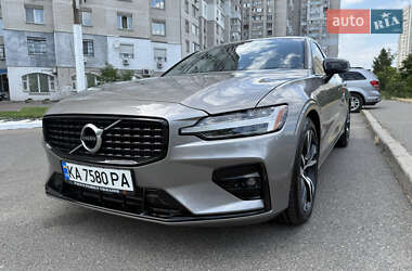 Седан Volvo S60 2020 в 