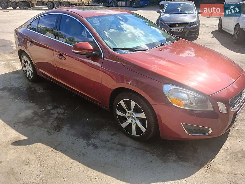 Седан Volvo S60 2011 в Києві