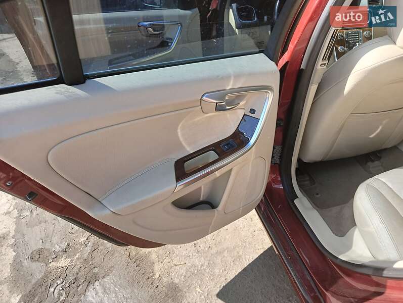 Седан Volvo S60 2011 в Києві