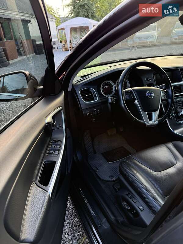 Седан Volvo S60 2011 в Старокостянтинові
