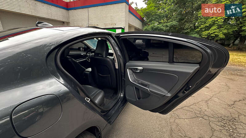 Седан Volvo S60 2014 в Києві