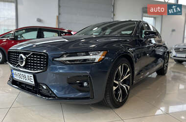 Седан Volvo S60 2024 в 