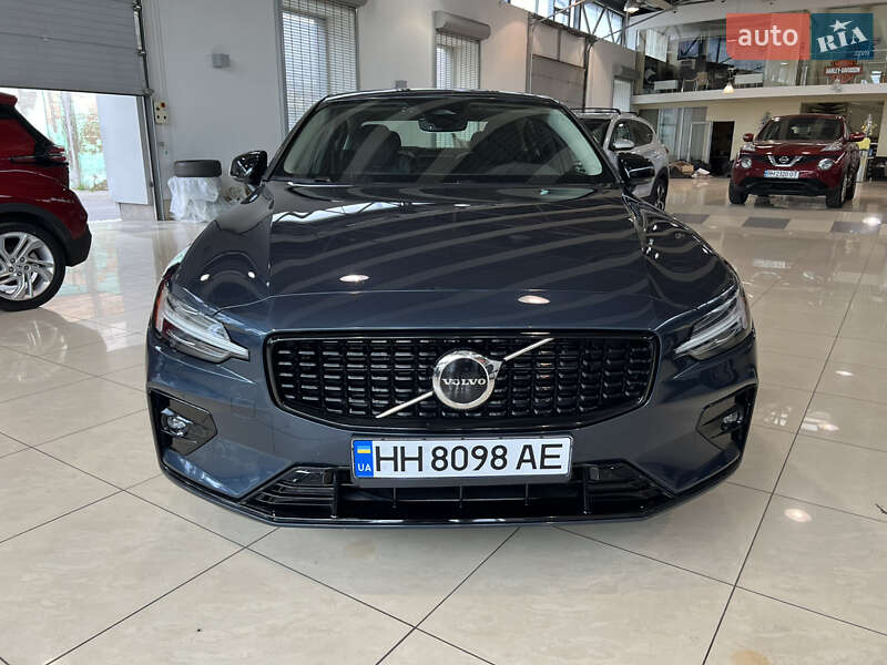 Volvo S60 2024
