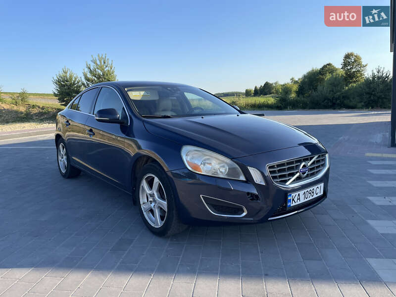 Седан Volvo S60 2011 в 