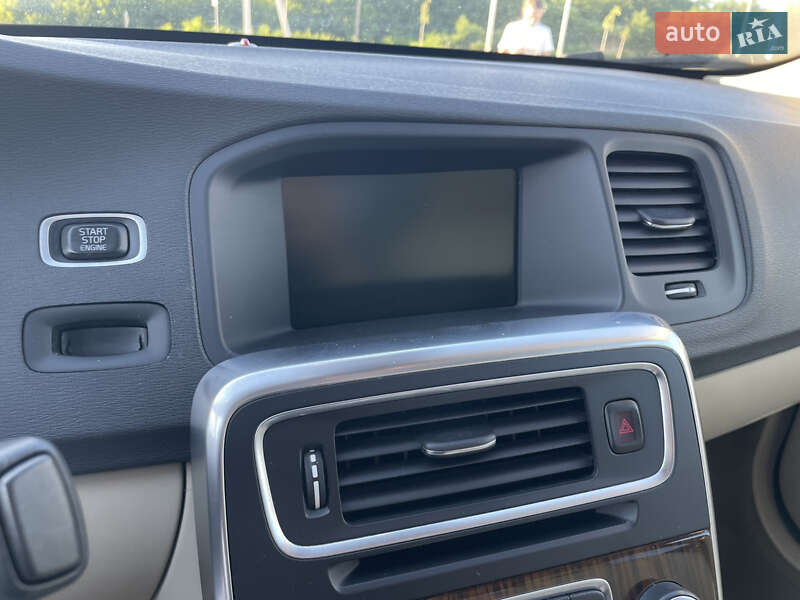 Седан Volvo S60 2011 в Львове