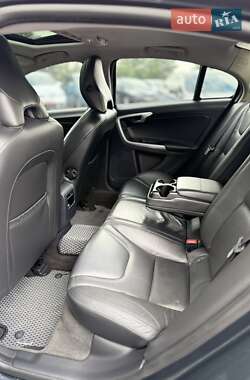 Седан Volvo S60 2011 в 