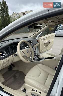 Седан Volvo S60 2014 в 