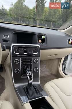 Седан Volvo S60 2014 в 