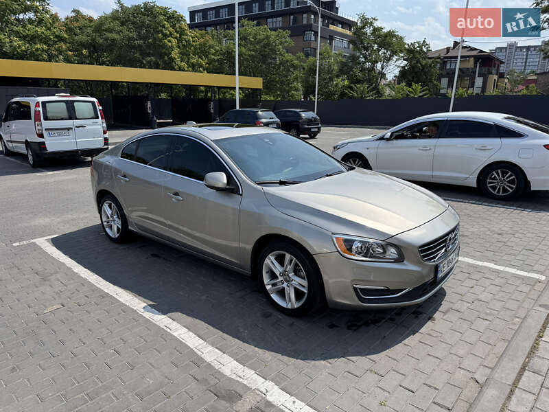 Седан Volvo S60 2014 в Днепре