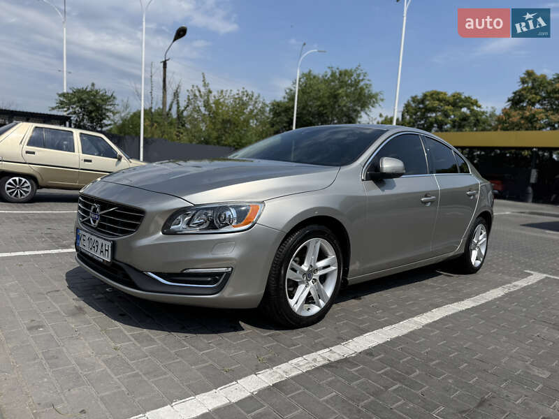 Седан Volvo S60 2014 в Днепре