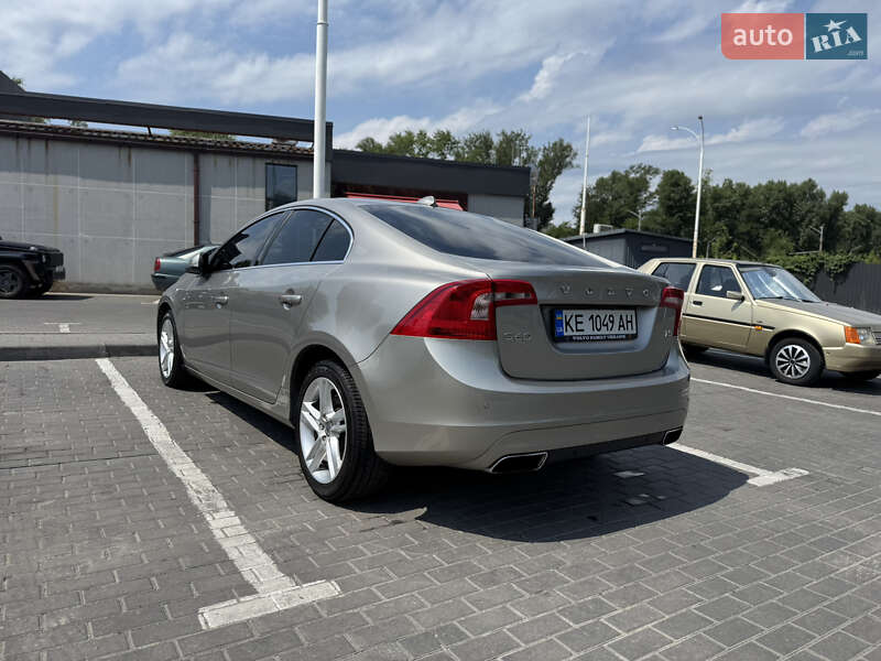 Седан Volvo S60 2014 в Днепре