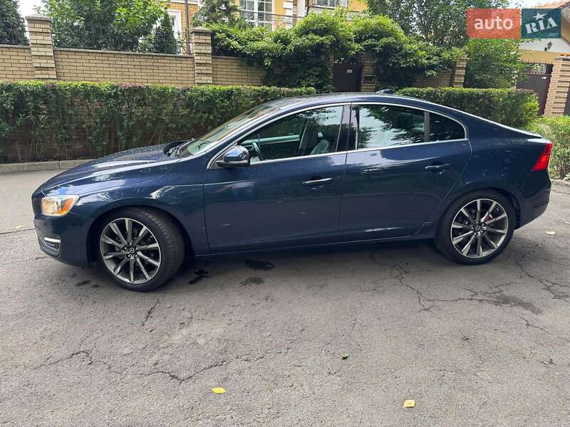 Седан Volvo S60 2014 в Киеве