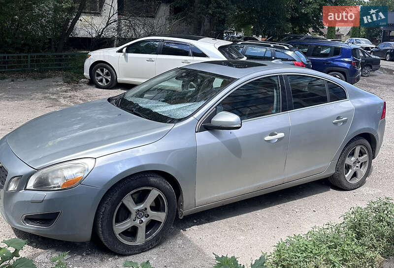 Седан Volvo S60 2012 в Днепре