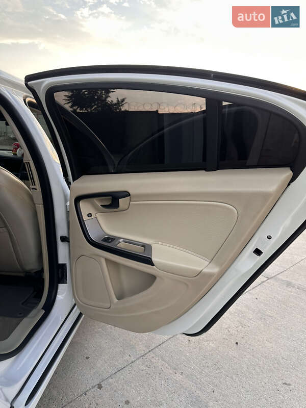 Седан Volvo S60 2012 в Одессе