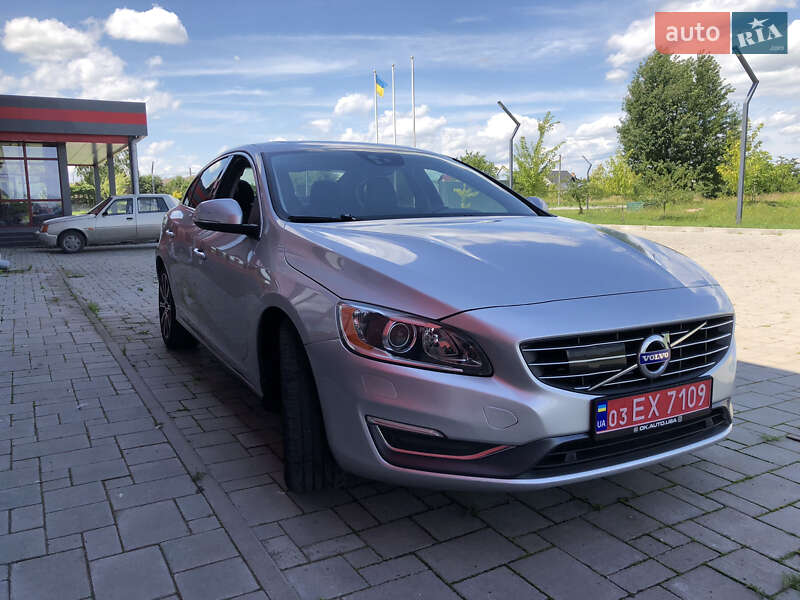 Седан Volvo S60 2016 в Ровно