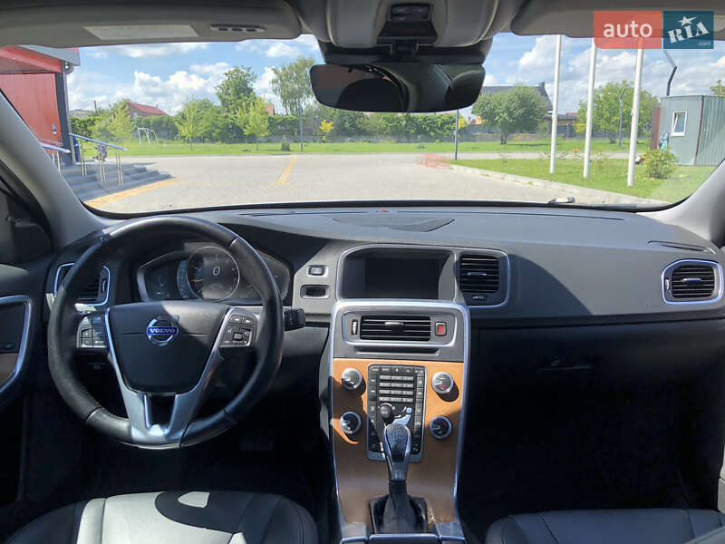 Седан Volvo S60 2016 в Ровно