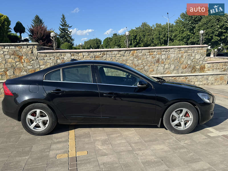 Седан Volvo S60 2012 в Сокирянах