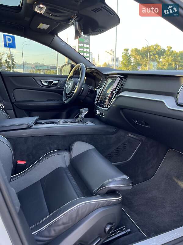 Седан Volvo S60 2019 в Києві фото 15 Седан Volvo S60 2019 в Києві