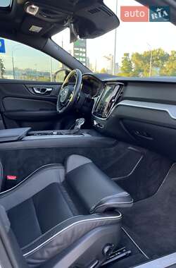Седан Volvo S60 2019 в 