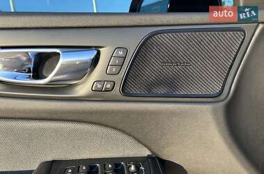 Седан Volvo S60 2019 в 
