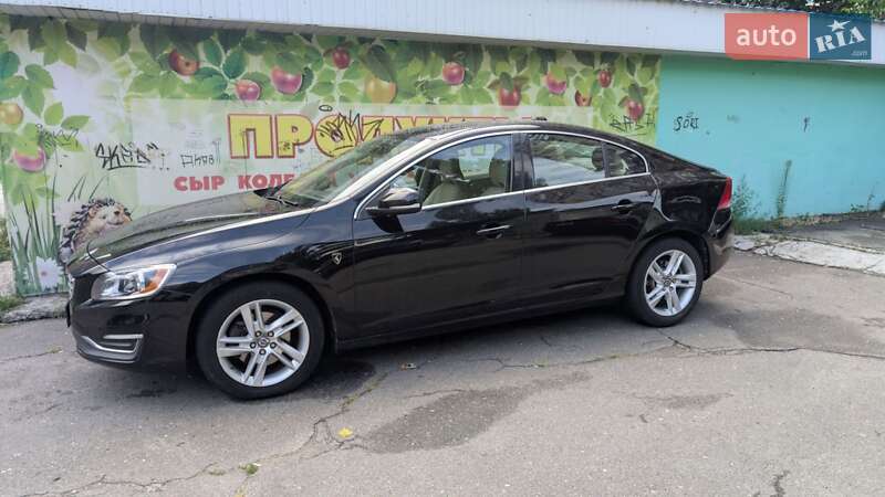 Седан Volvo S60 2014 в Киеве