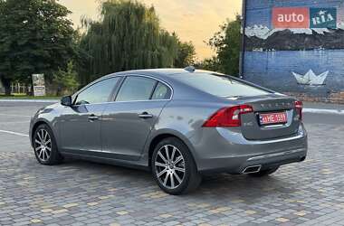 Седан Volvo S60 2017 в 