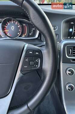 Седан Volvo S60 2017 в 