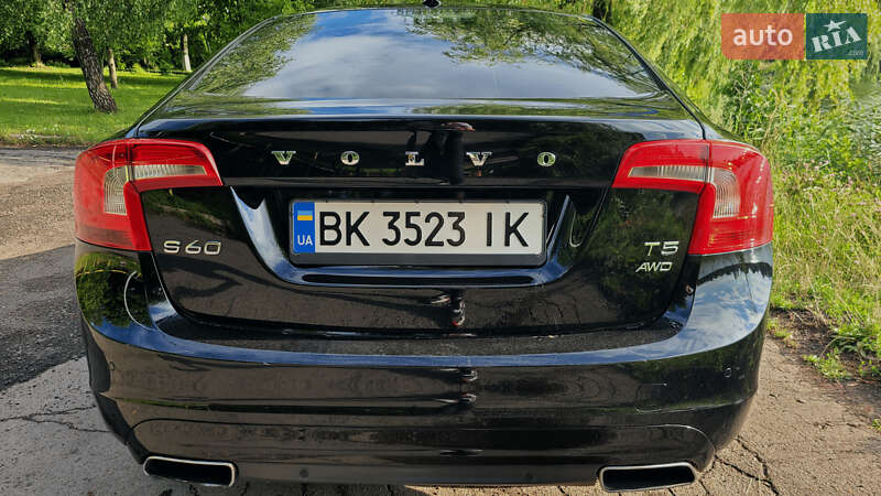 Седан Volvo S60 2014 в Ровно