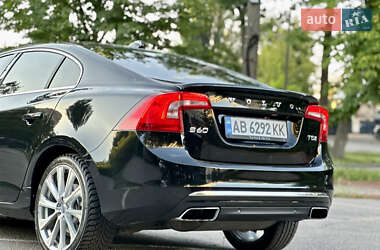Седан Volvo S60 2017 в 