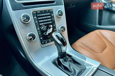 Седан Volvo S60 2017 в 