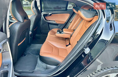 Седан Volvo S60 2017 в 