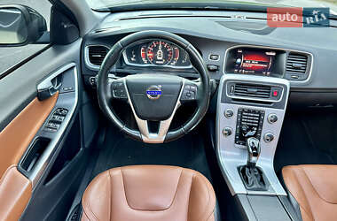 Седан Volvo S60 2017 в 