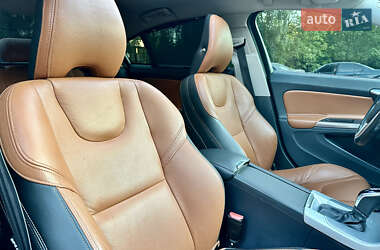 Седан Volvo S60 2017 в 