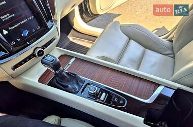 Седан Volvo S60 2020 в 