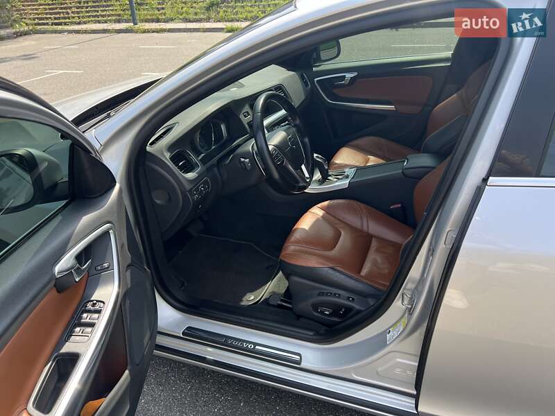 Седан Volvo S60 2014 в Киеве