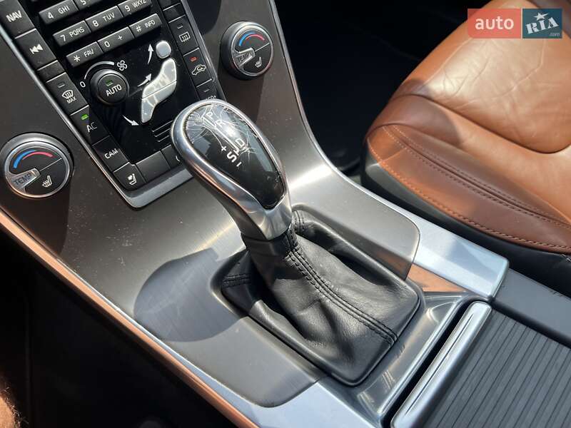 Седан Volvo S60 2014 в Киеве