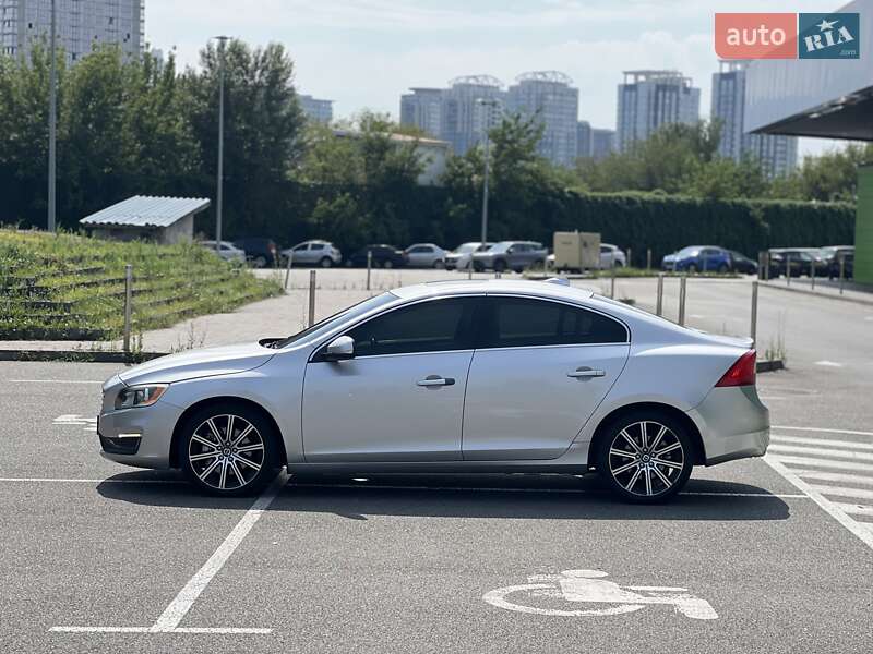 Седан Volvo S60 2014 в Киеве
