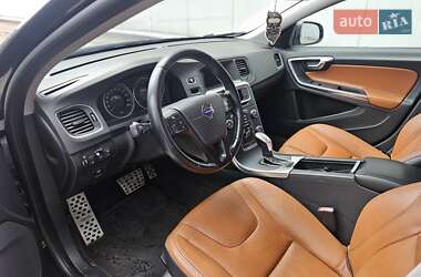Седан Volvo S60 2012 в 