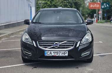 Седан Volvo S60 2012 в 