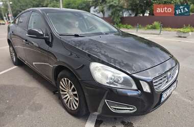 Седан Volvo S60 2012 в 