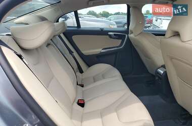 Седан Volvo S60 2017 в 