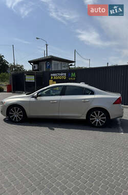 Седан Volvo S60 2016 в 