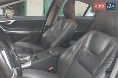 Седан Volvo S60 2013 в 