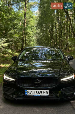 Седан Volvo S60 2020 в 